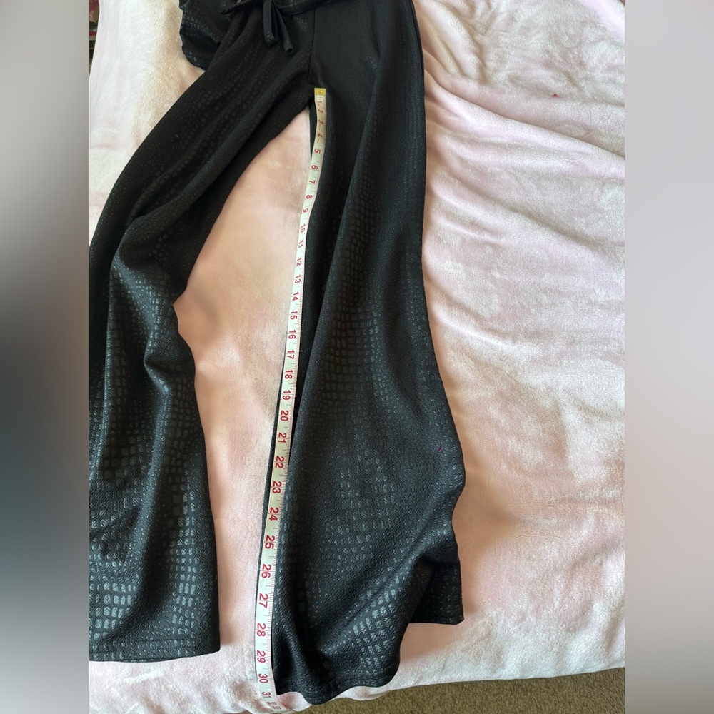 Black One-Shoulder Wide Leg  Jumpsuit - Picture 5 of 5